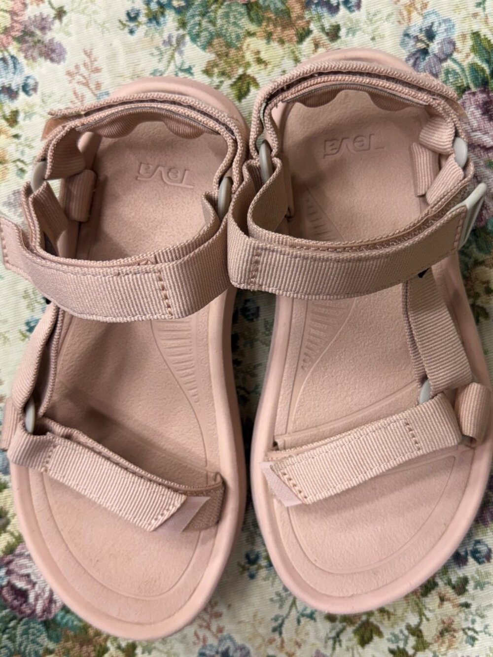 women's TEVA Hurricane XLT Ampsole • size 6 • Sugar Maple (blush tan)